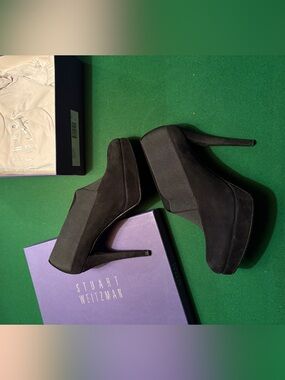 Stuart Weitzman Greatneck Booties Black Suede SIZE 8.5 (NEW)